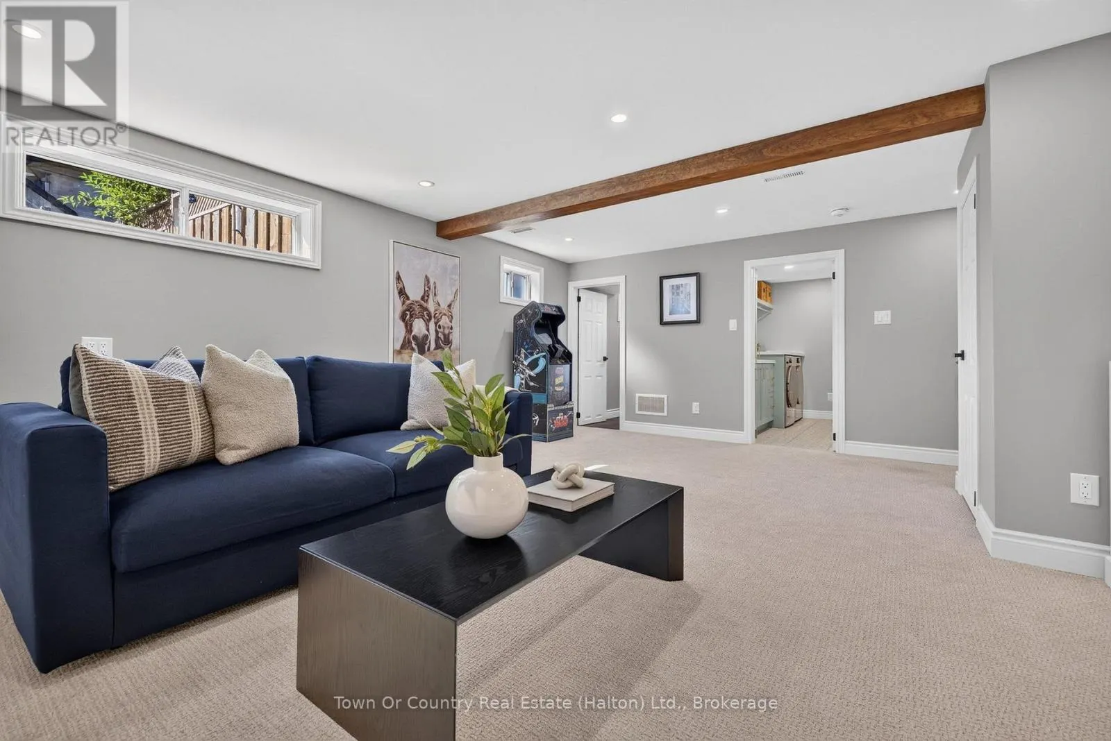 581 LORD SIMCOE COURT