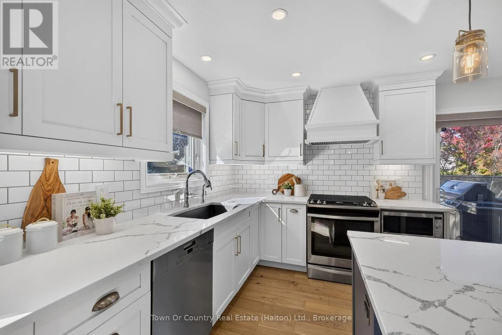581 LORD SIMCOE COURT