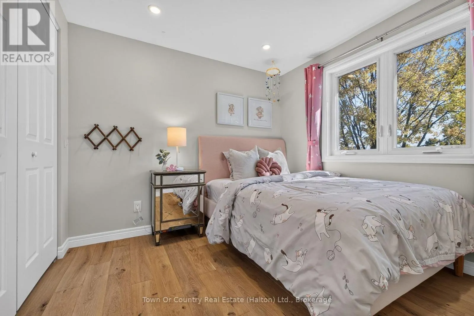 581 LORD SIMCOE COURT