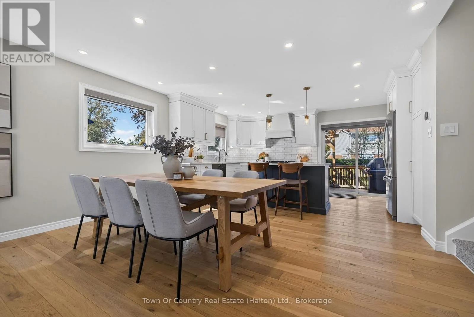 581 LORD SIMCOE COURT