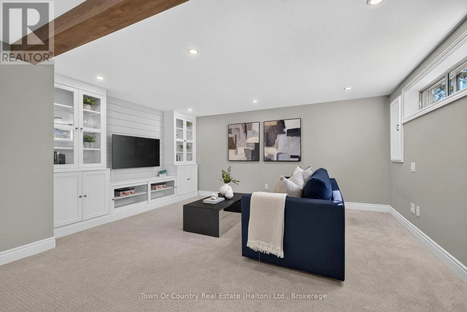 581 LORD SIMCOE COURT