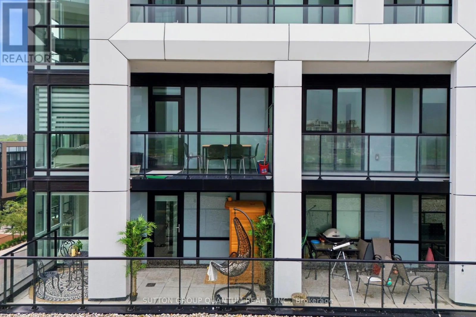 407 - 50 GEORGE BUTCHART DRIVE