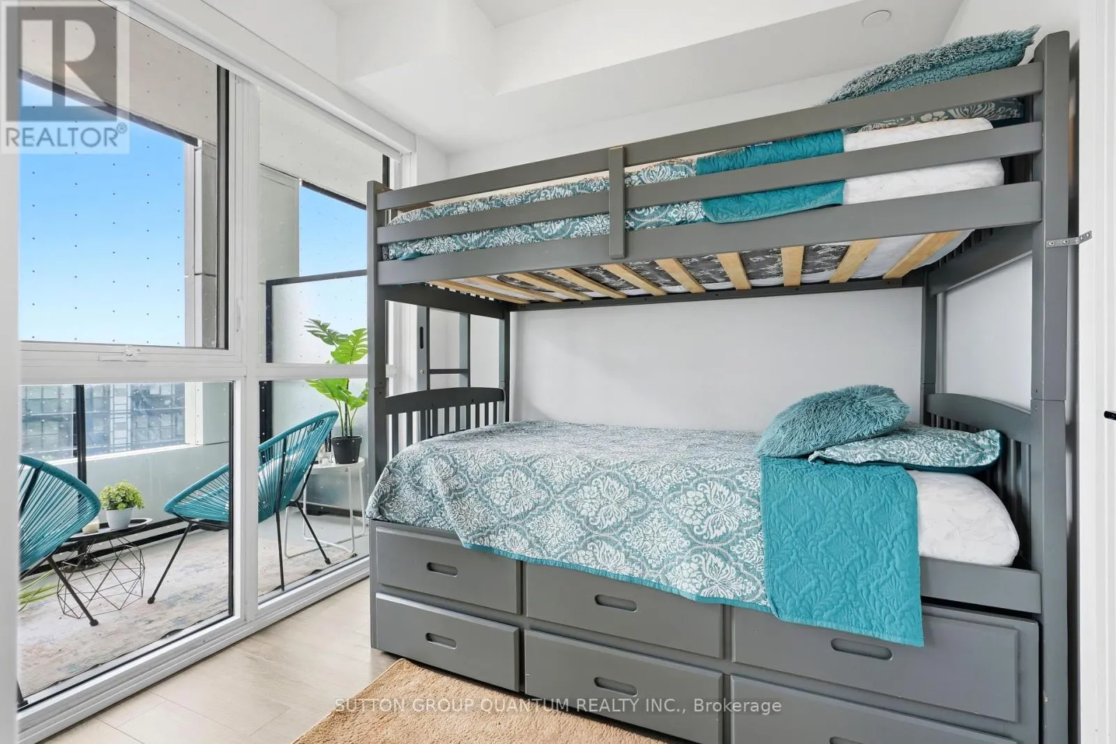 407 - 50 GEORGE BUTCHART DRIVE