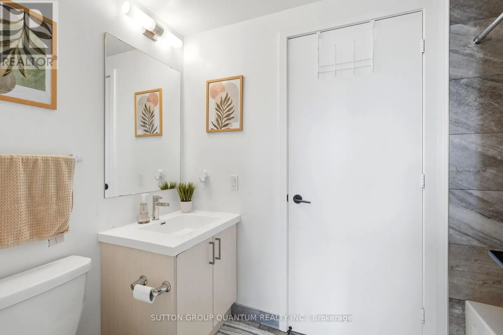 407 - 50 GEORGE BUTCHART DRIVE