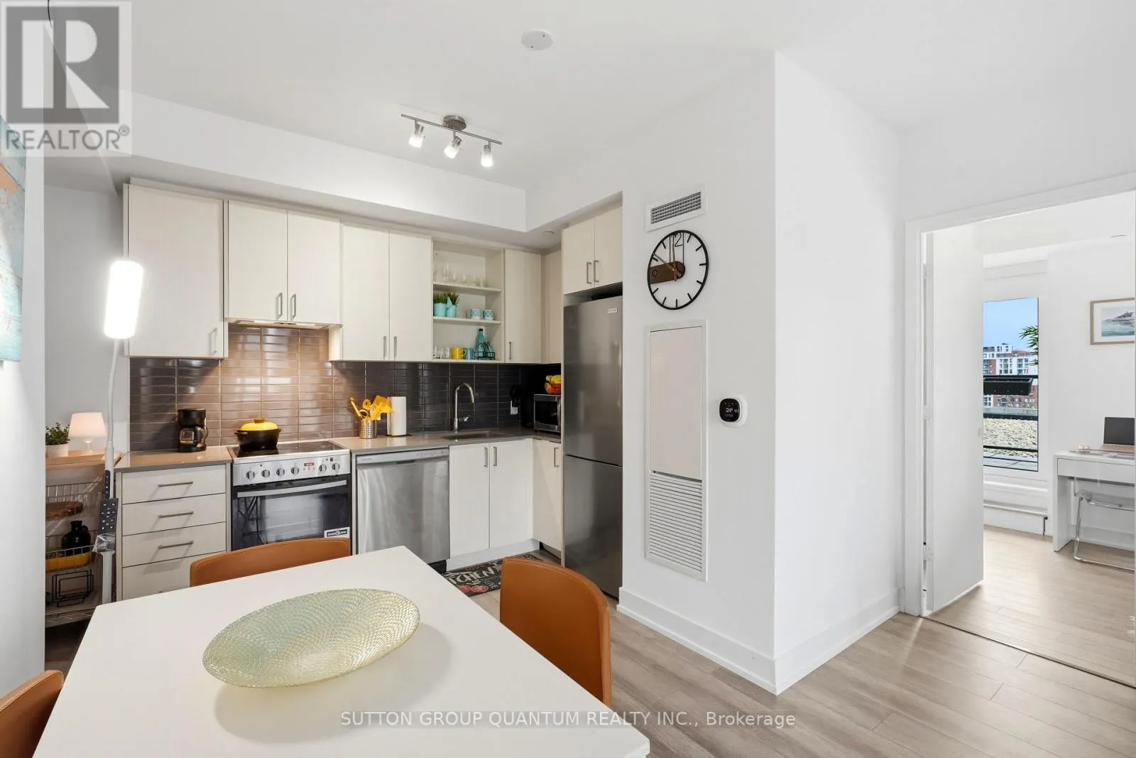 407 - 50 GEORGE BUTCHART DRIVE