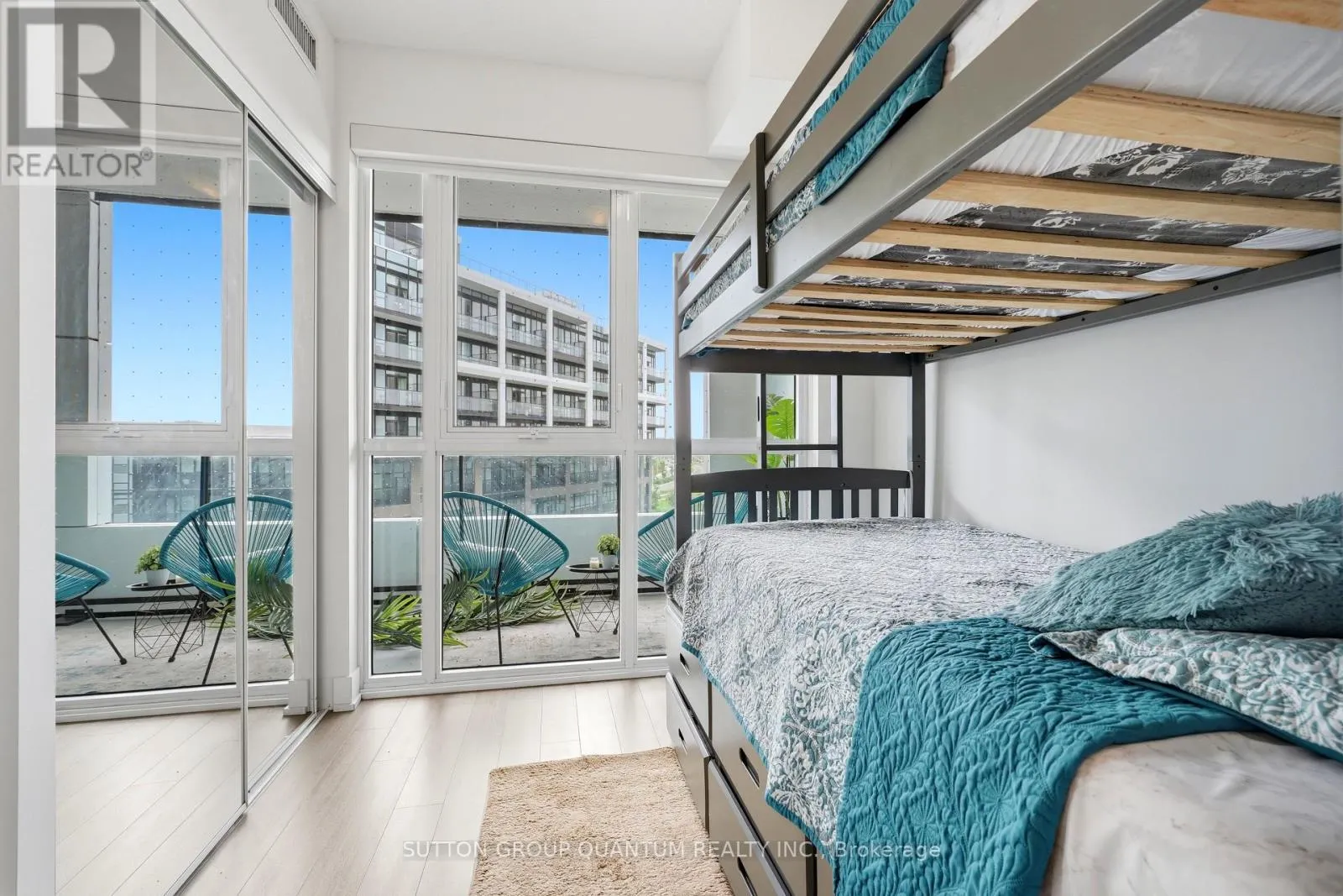 407 - 50 GEORGE BUTCHART DRIVE