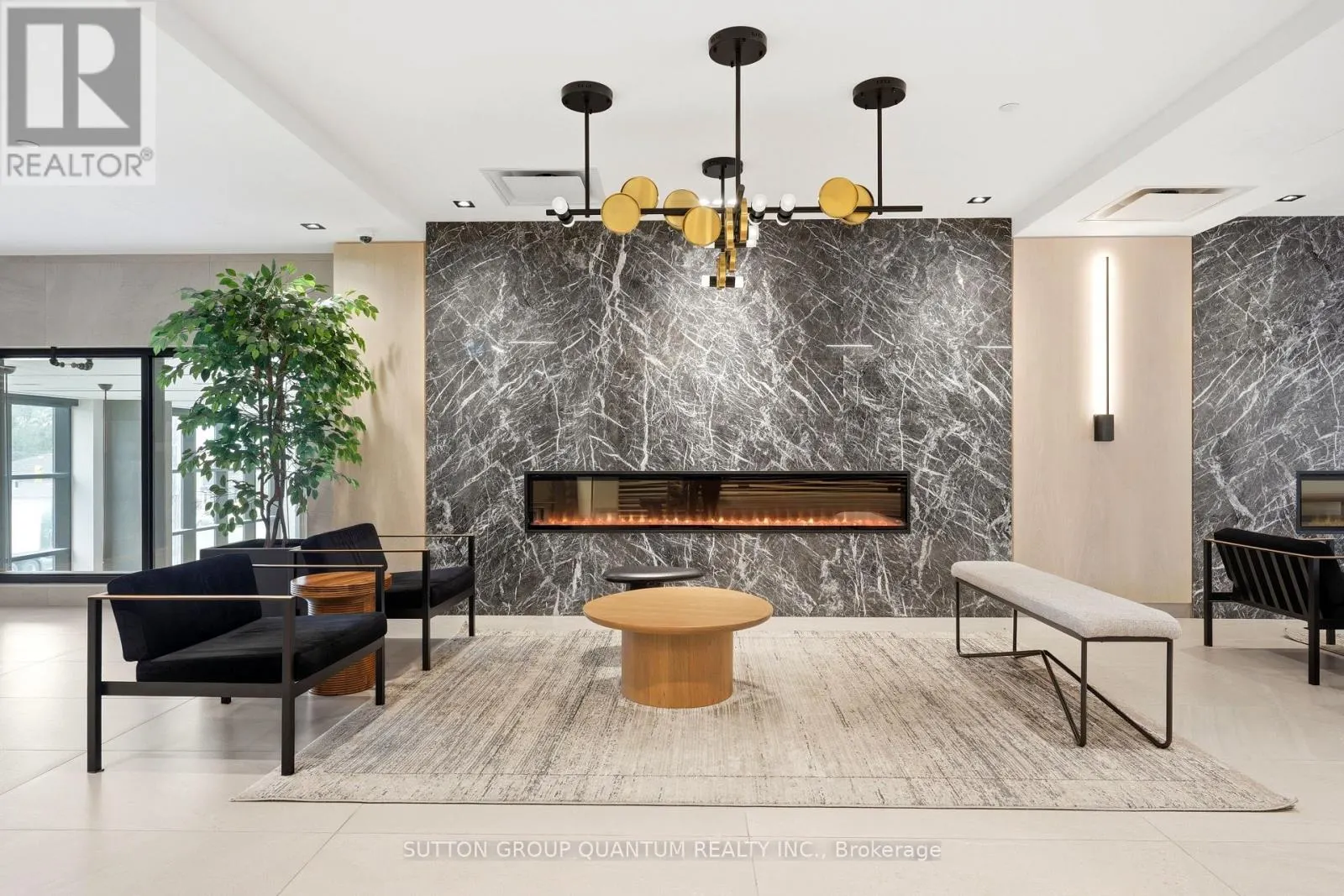 407 - 50 GEORGE BUTCHART DRIVE