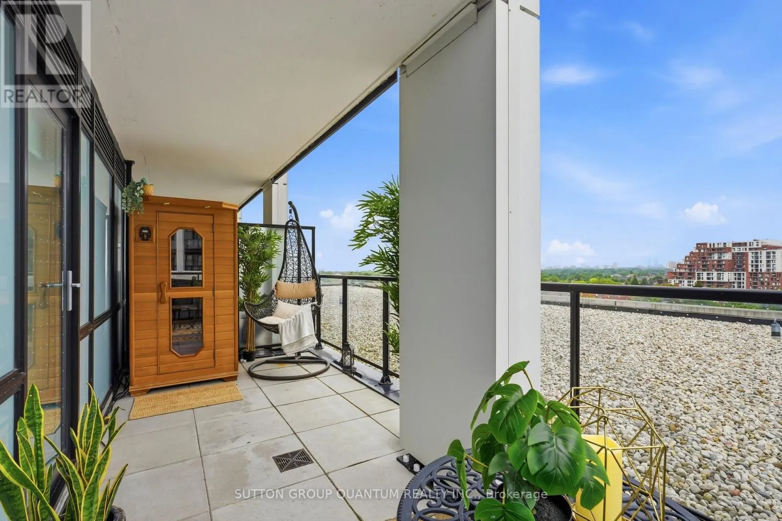 407 - 50 GEORGE BUTCHART DRIVE