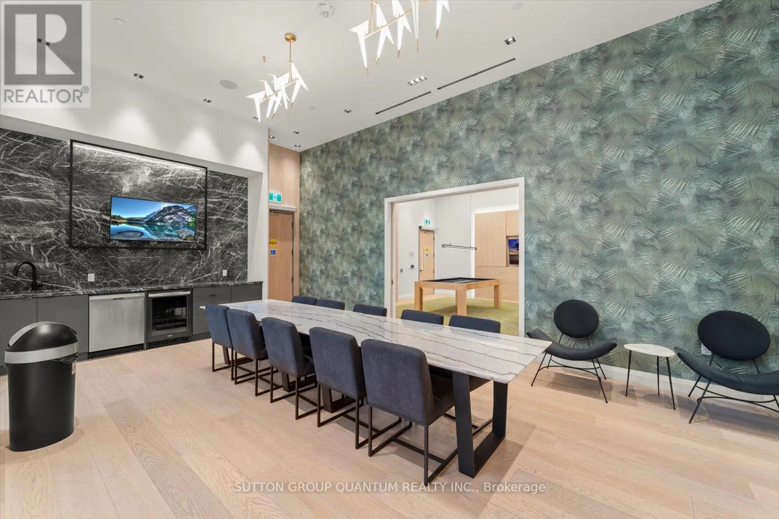 407 - 50 GEORGE BUTCHART DRIVE