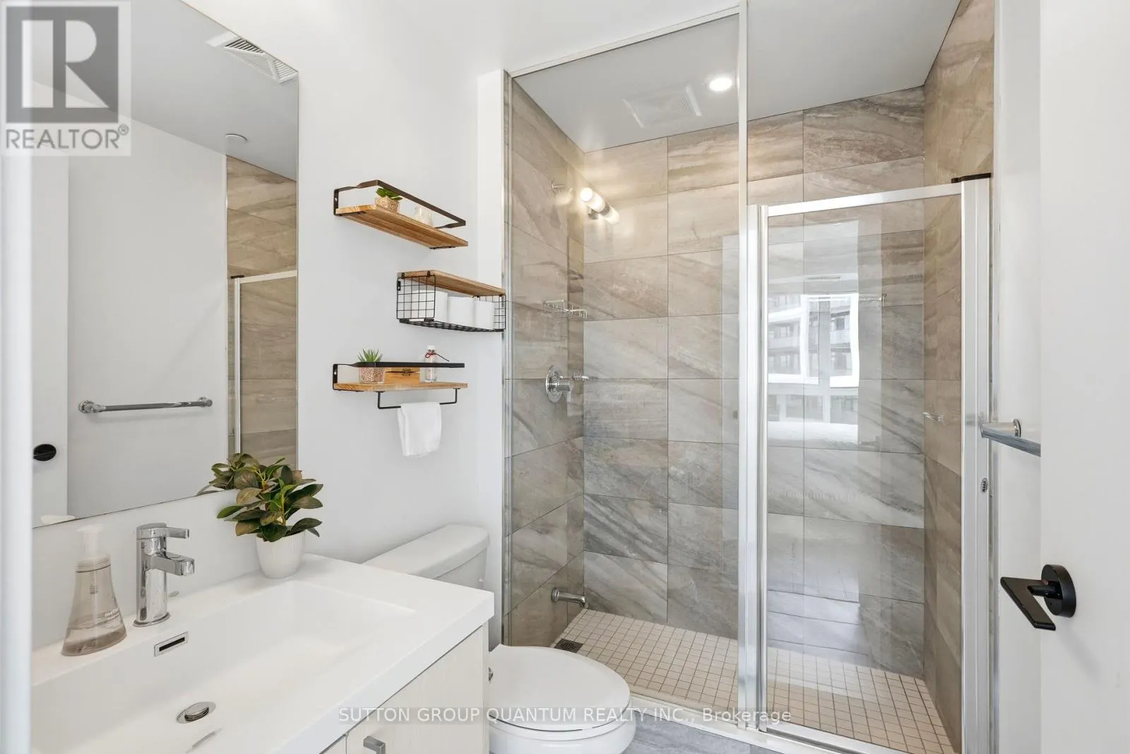 407 - 50 GEORGE BUTCHART DRIVE