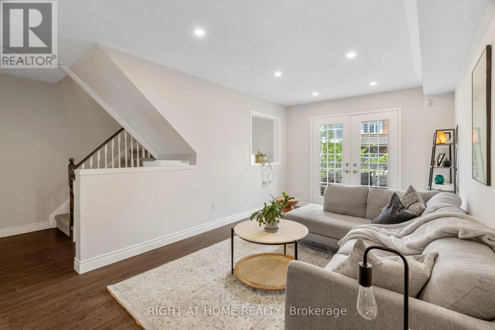 58 - 601 SHORELINE DRIVE