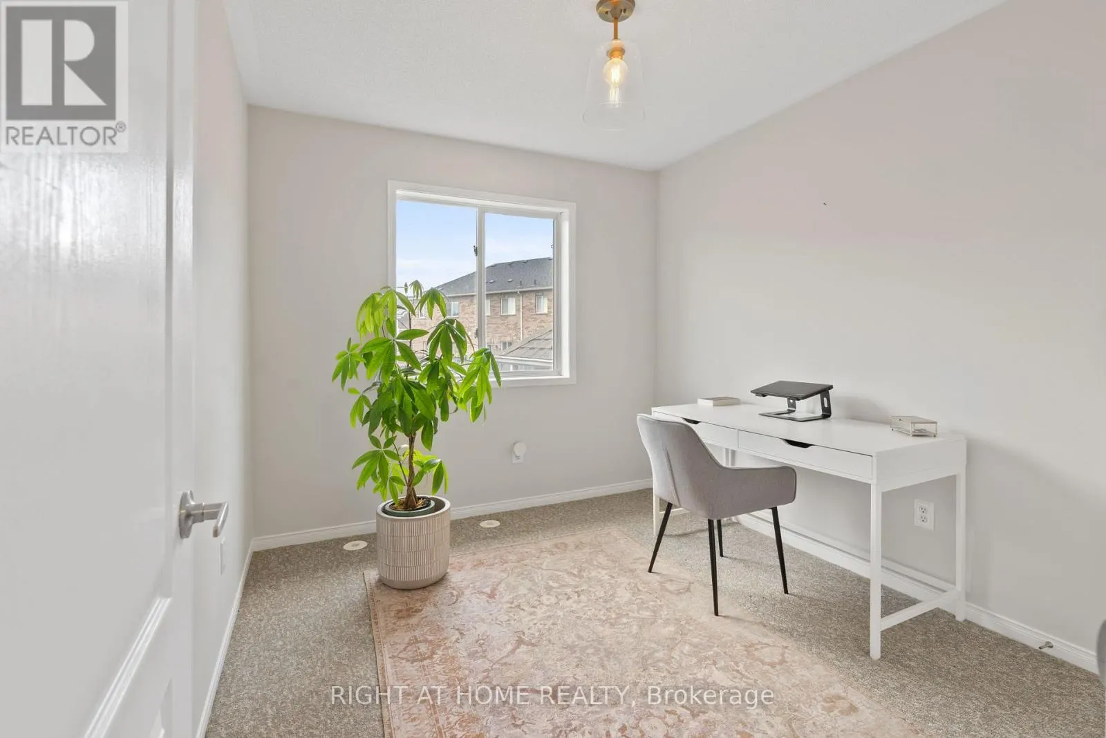 58 - 601 SHORELINE DRIVE