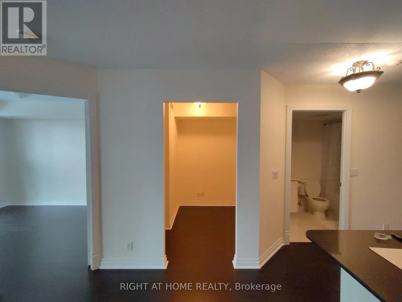 1301 - 33 ELM DRIVE W
