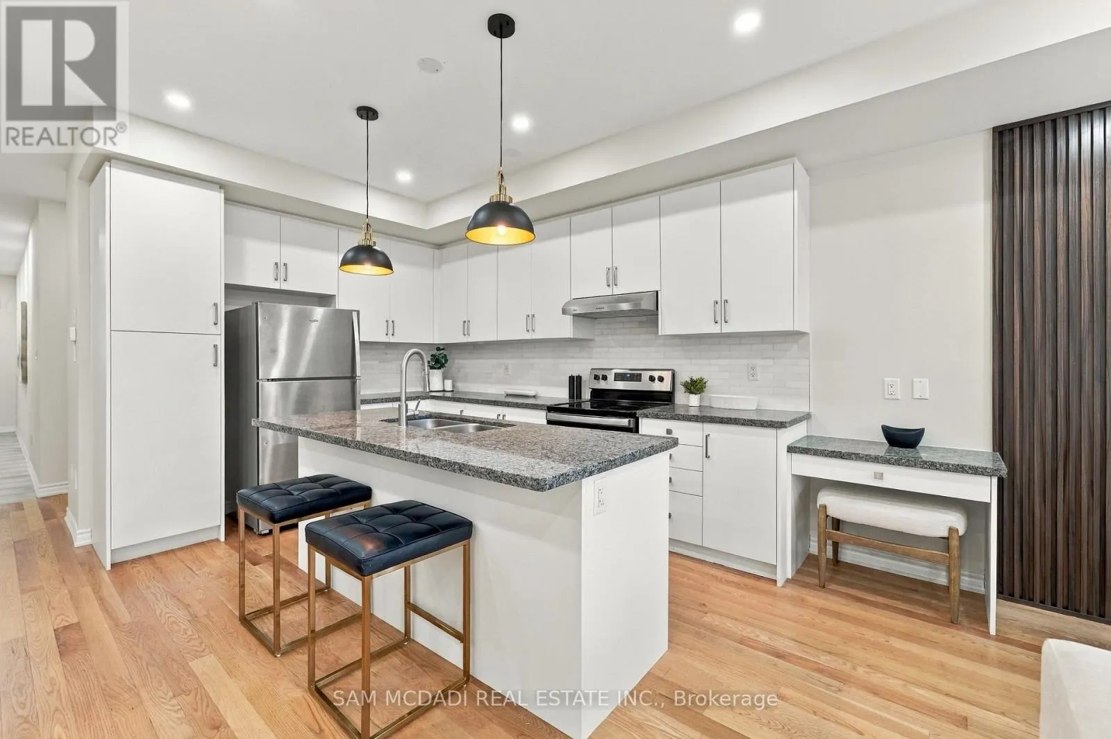 2076 COPPENWOOD COMMON