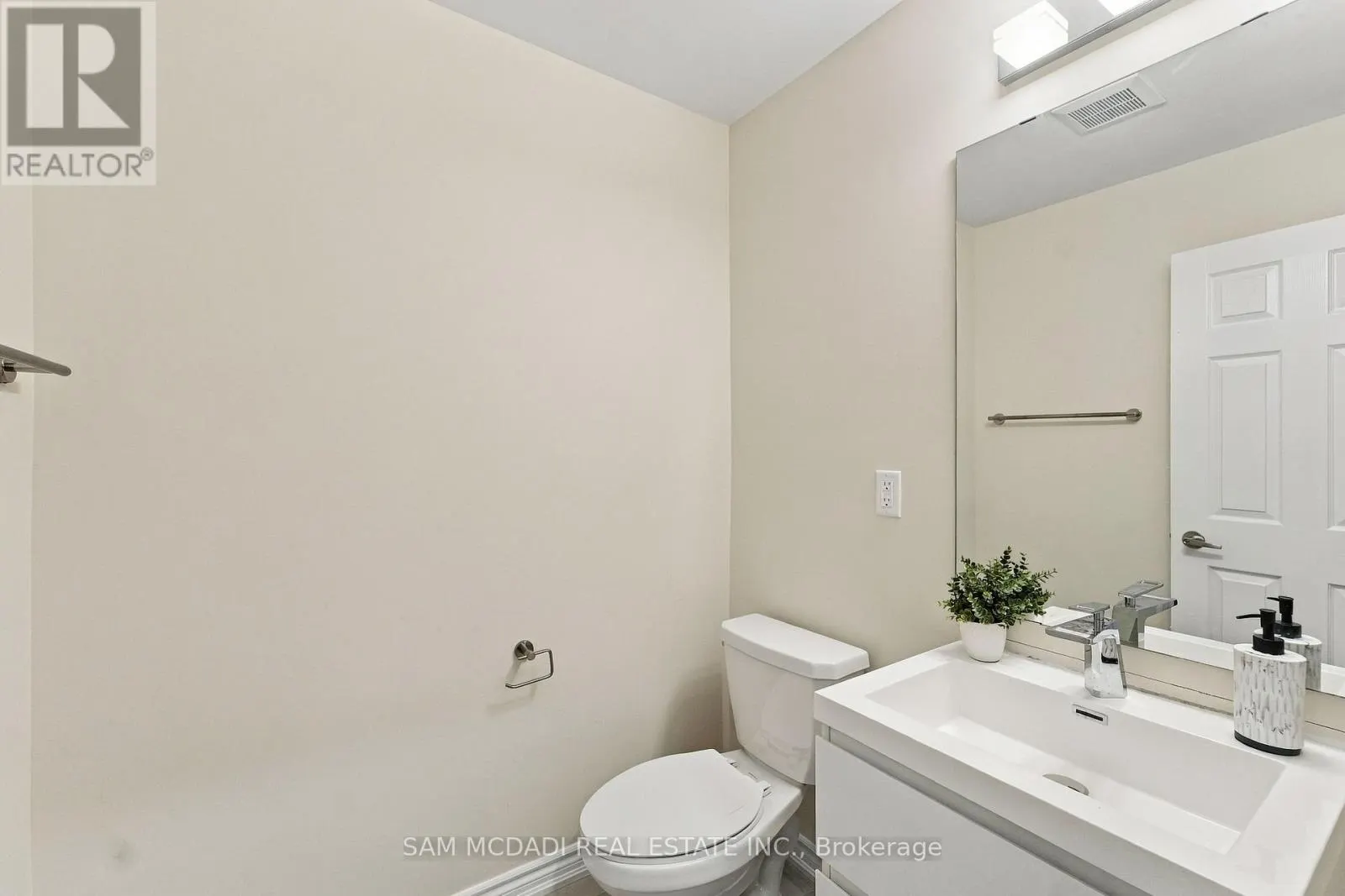 2076 COPPENWOOD COMMON