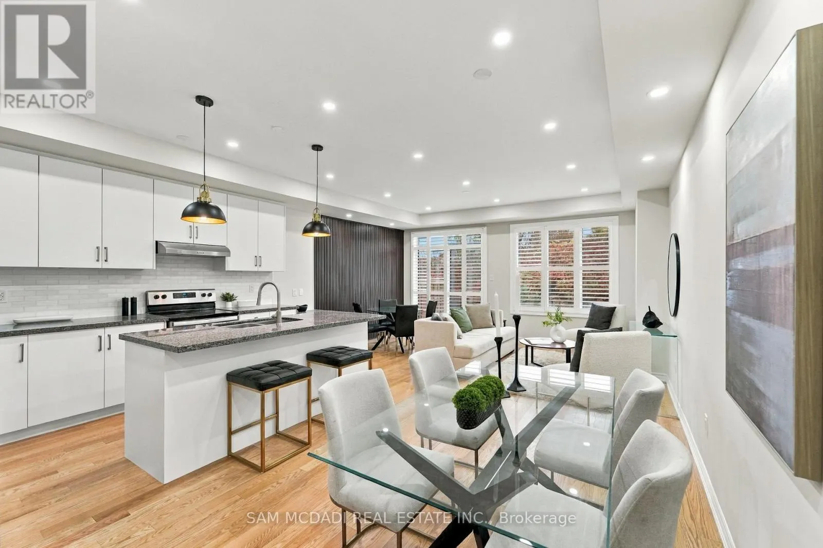 2076 COPPENWOOD COMMON