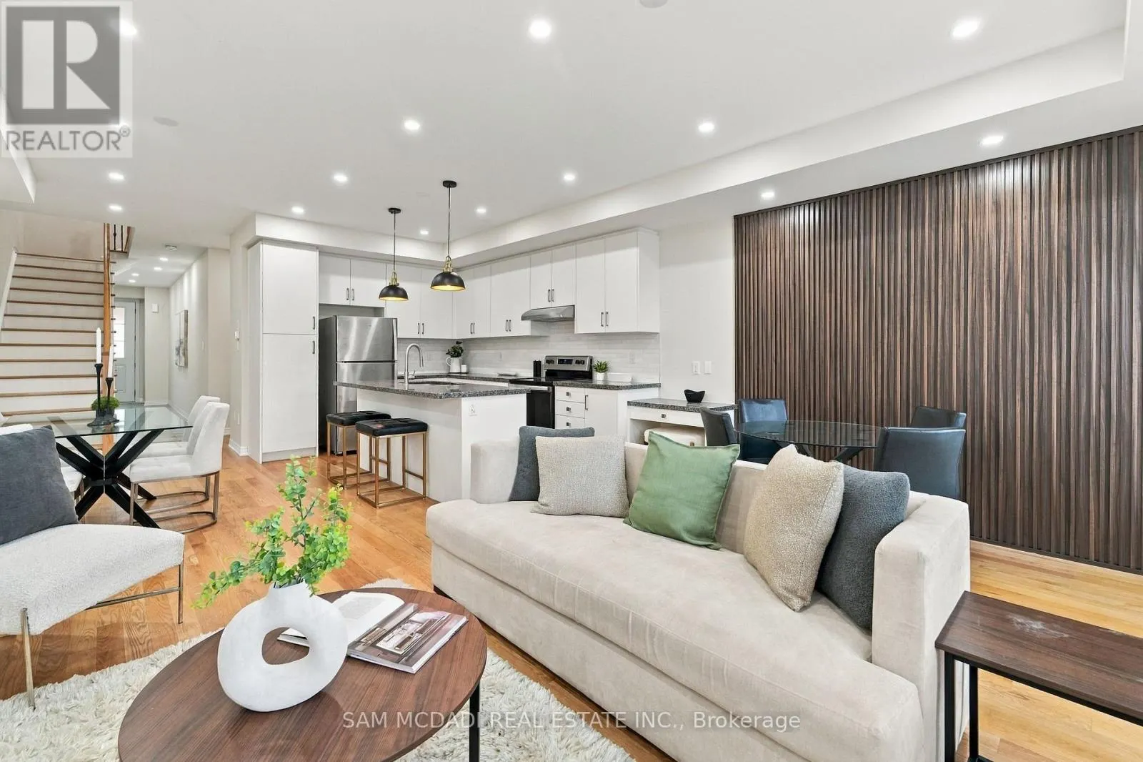 2076 COPPENWOOD COMMON