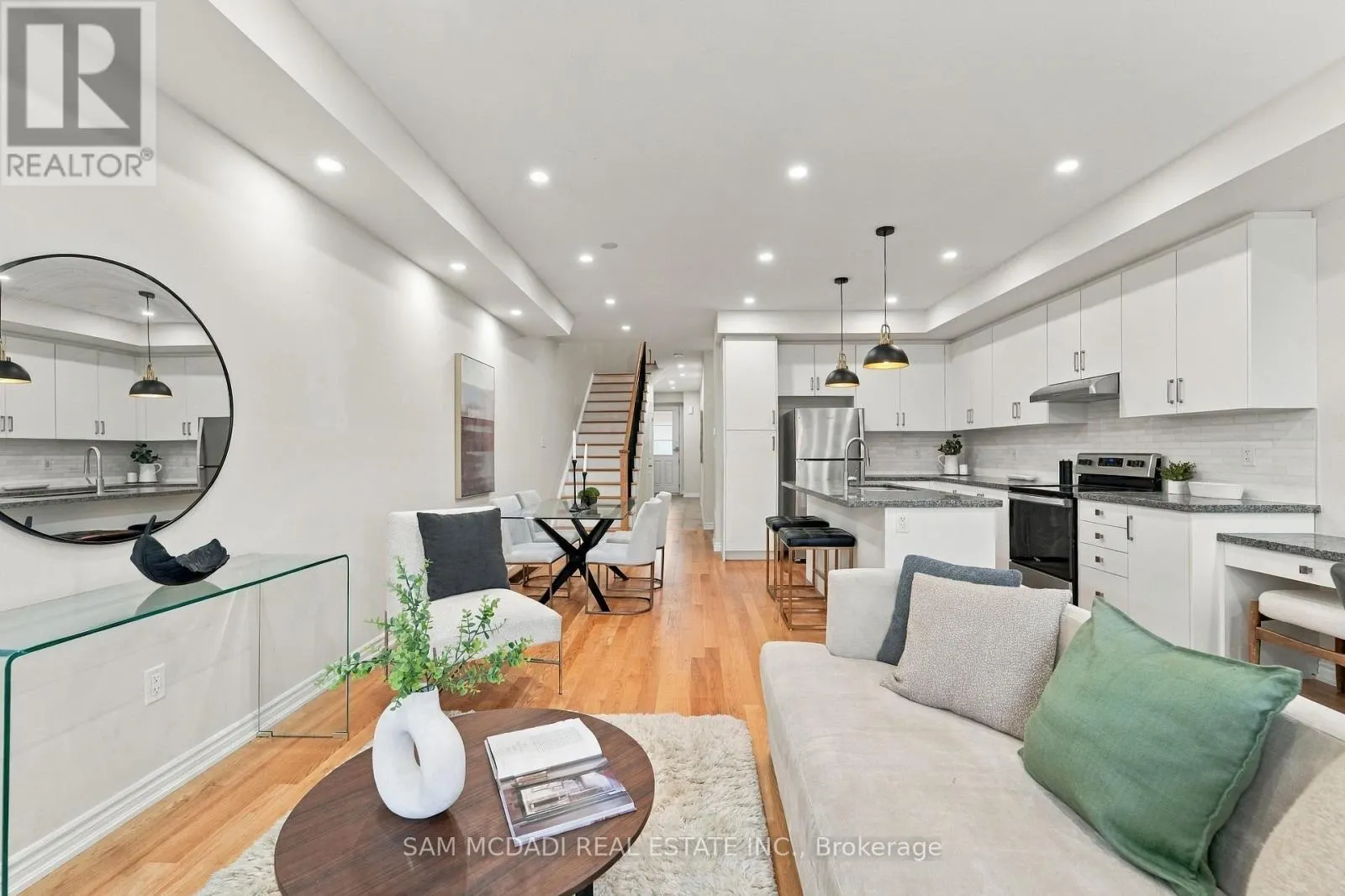 2076 COPPENWOOD COMMON