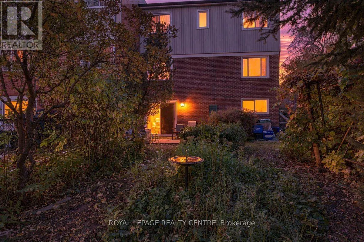 3581 ASH ROW CRESCENT