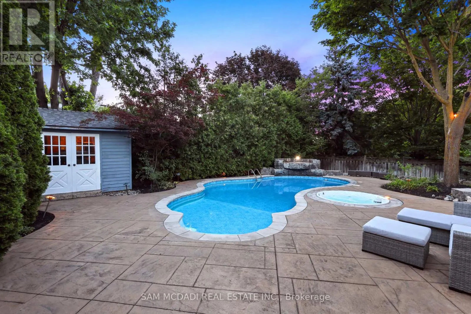 38 KENNINGHALL BOULEVARD
