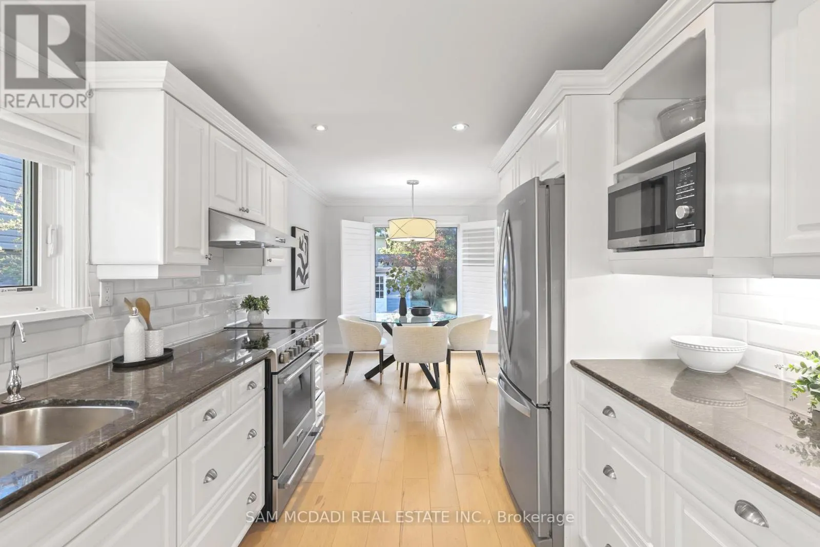 38 KENNINGHALL BOULEVARD