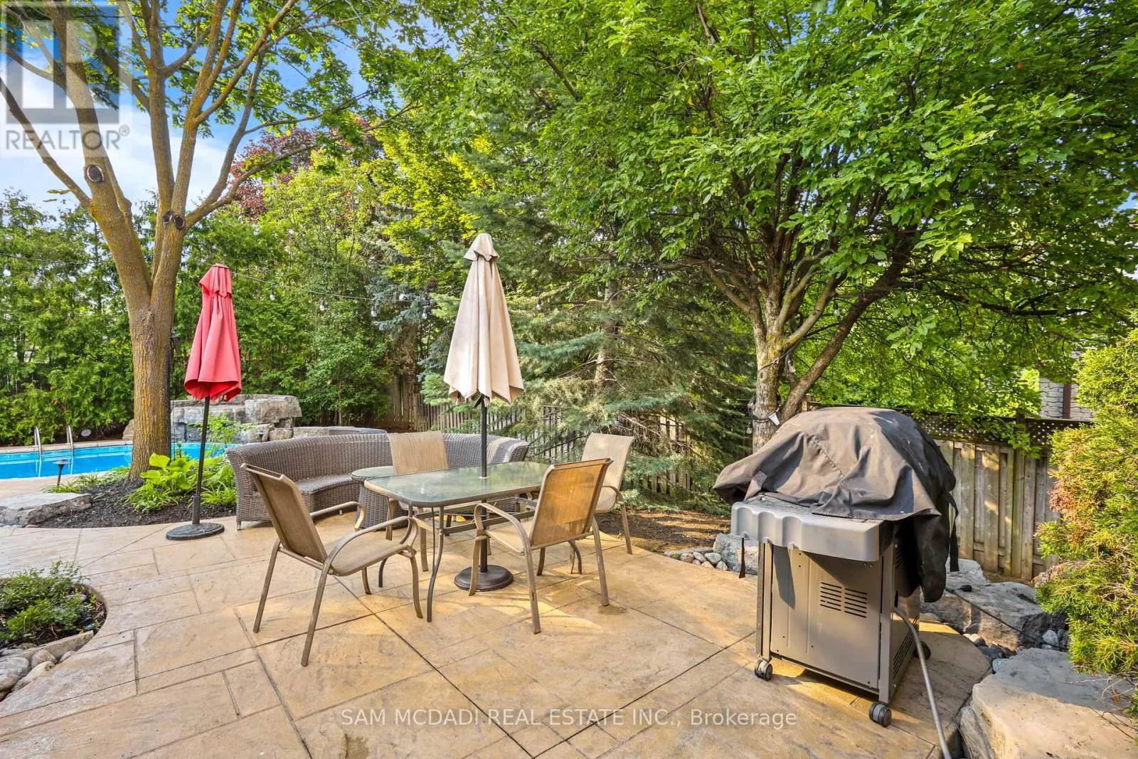 38 KENNINGHALL BOULEVARD