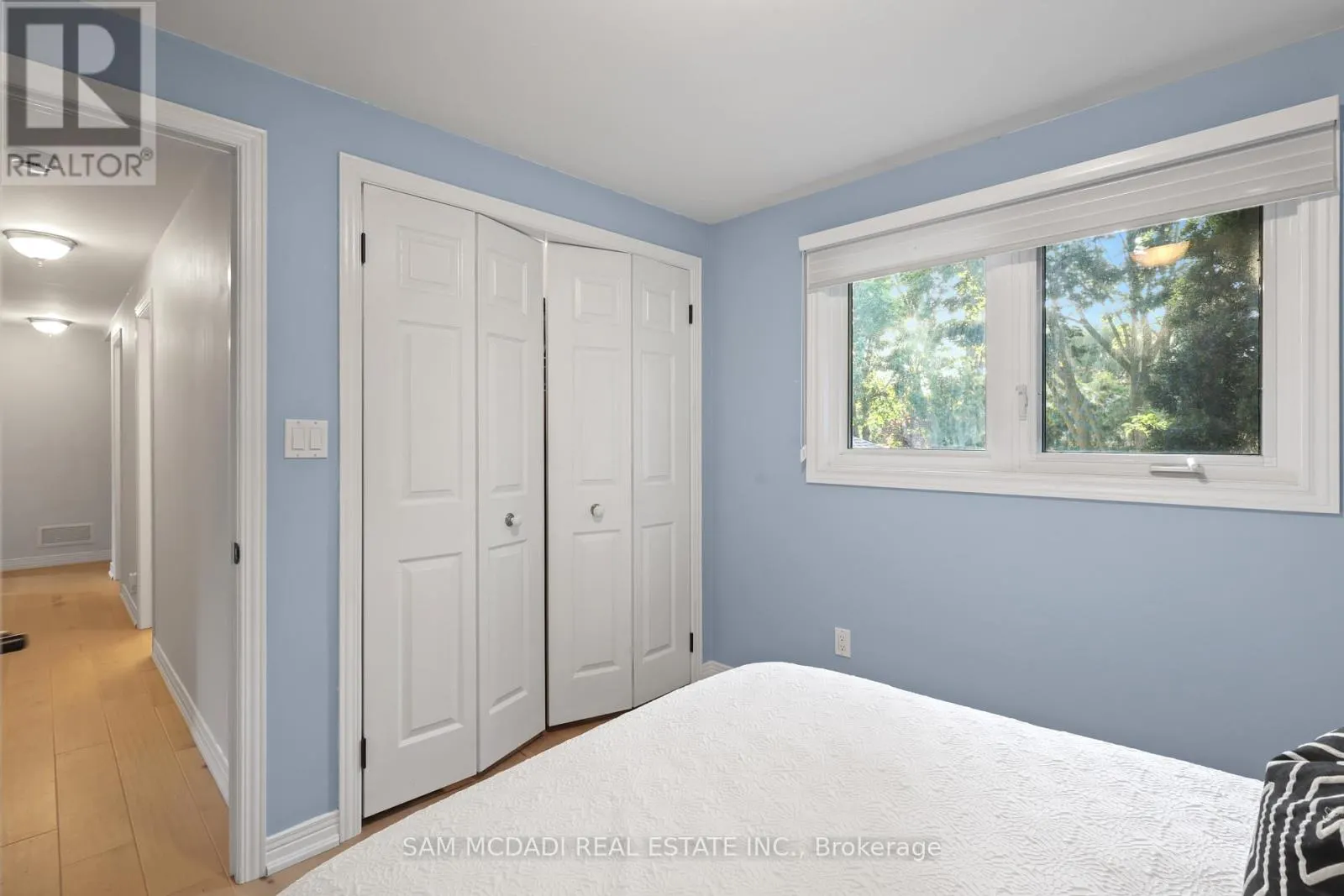 38 KENNINGHALL BOULEVARD