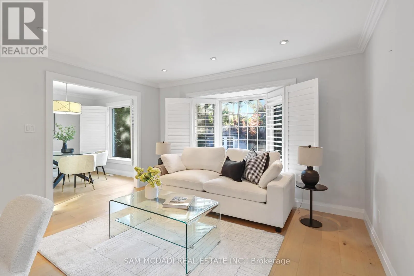 38 KENNINGHALL BOULEVARD
