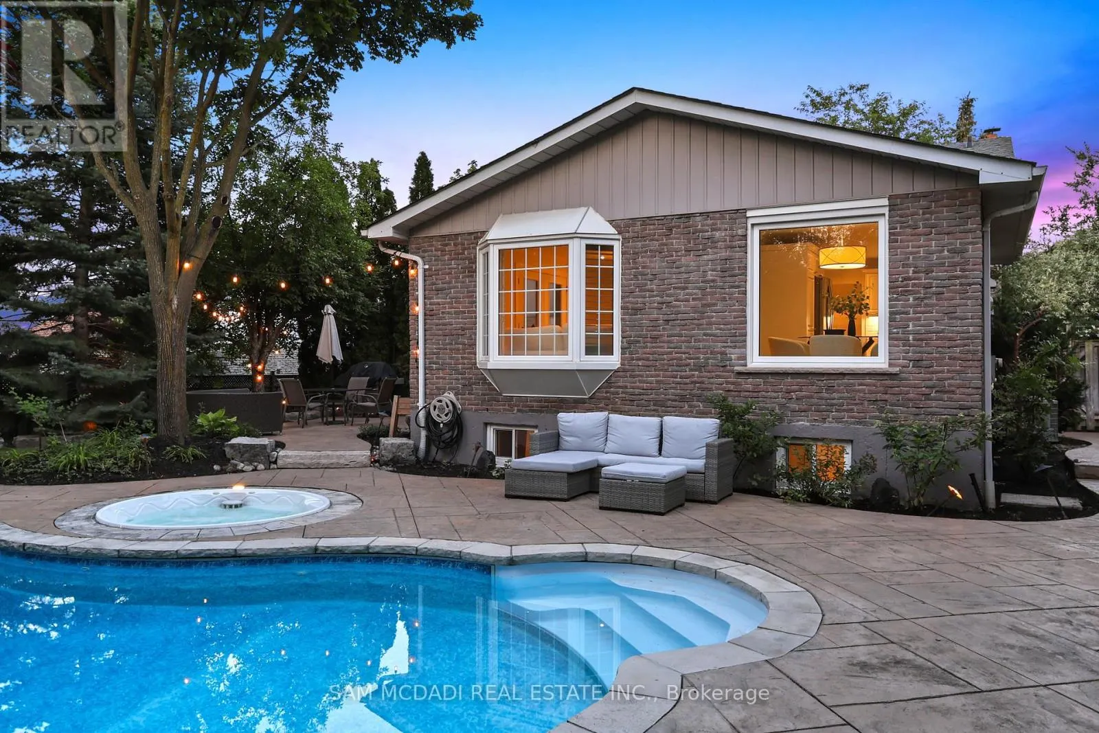 38 KENNINGHALL BOULEVARD