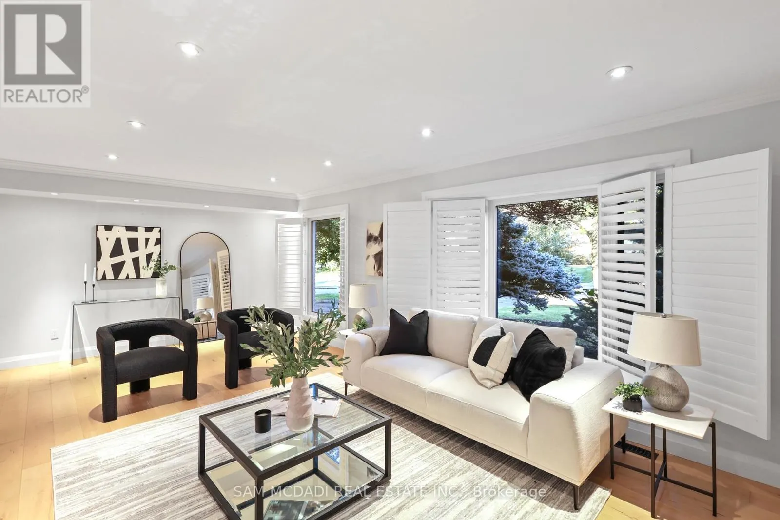38 KENNINGHALL BOULEVARD