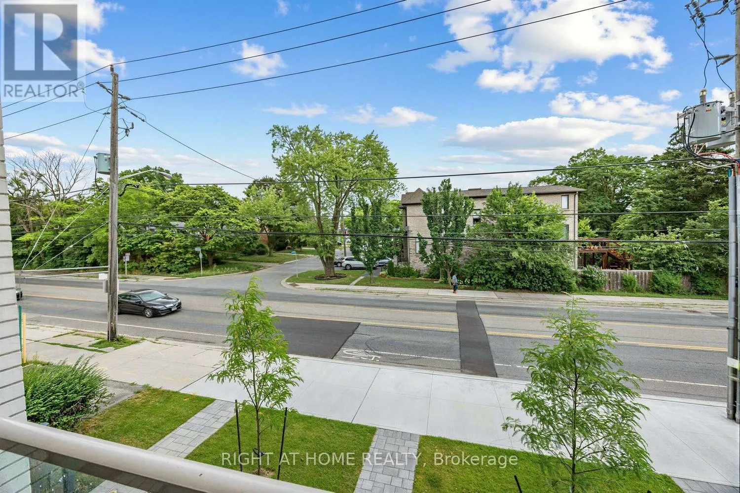 207 - 722 MARLEE AVENUE