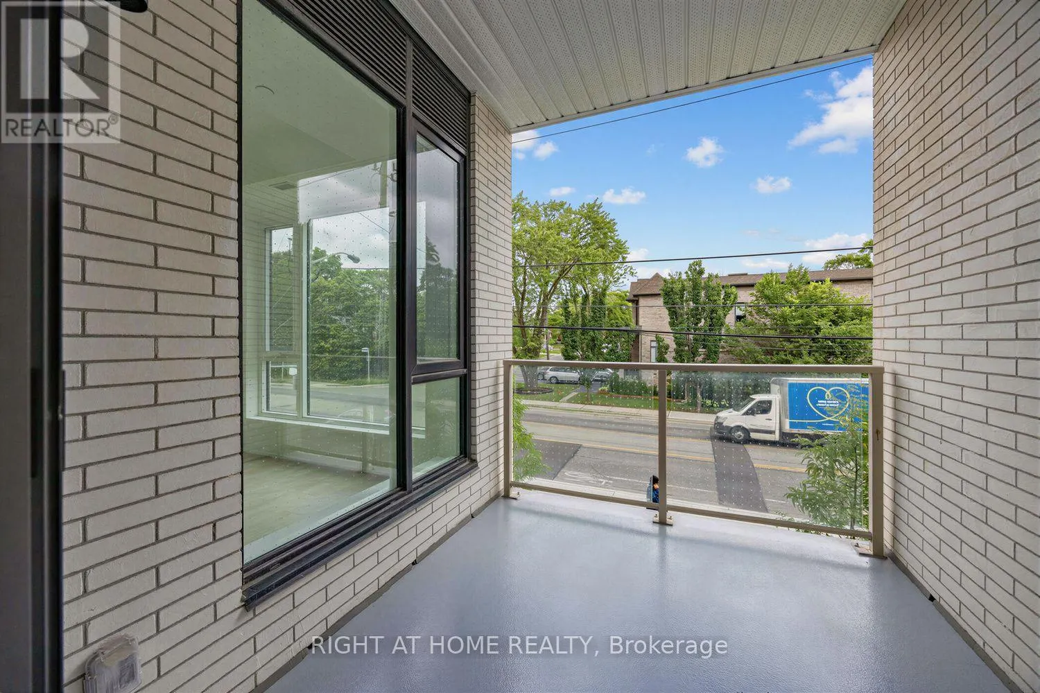207 - 722 MARLEE AVENUE