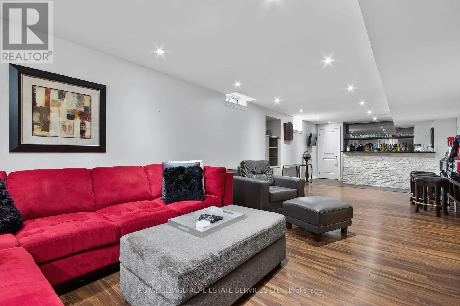 852 TRUDEAU DRIVE