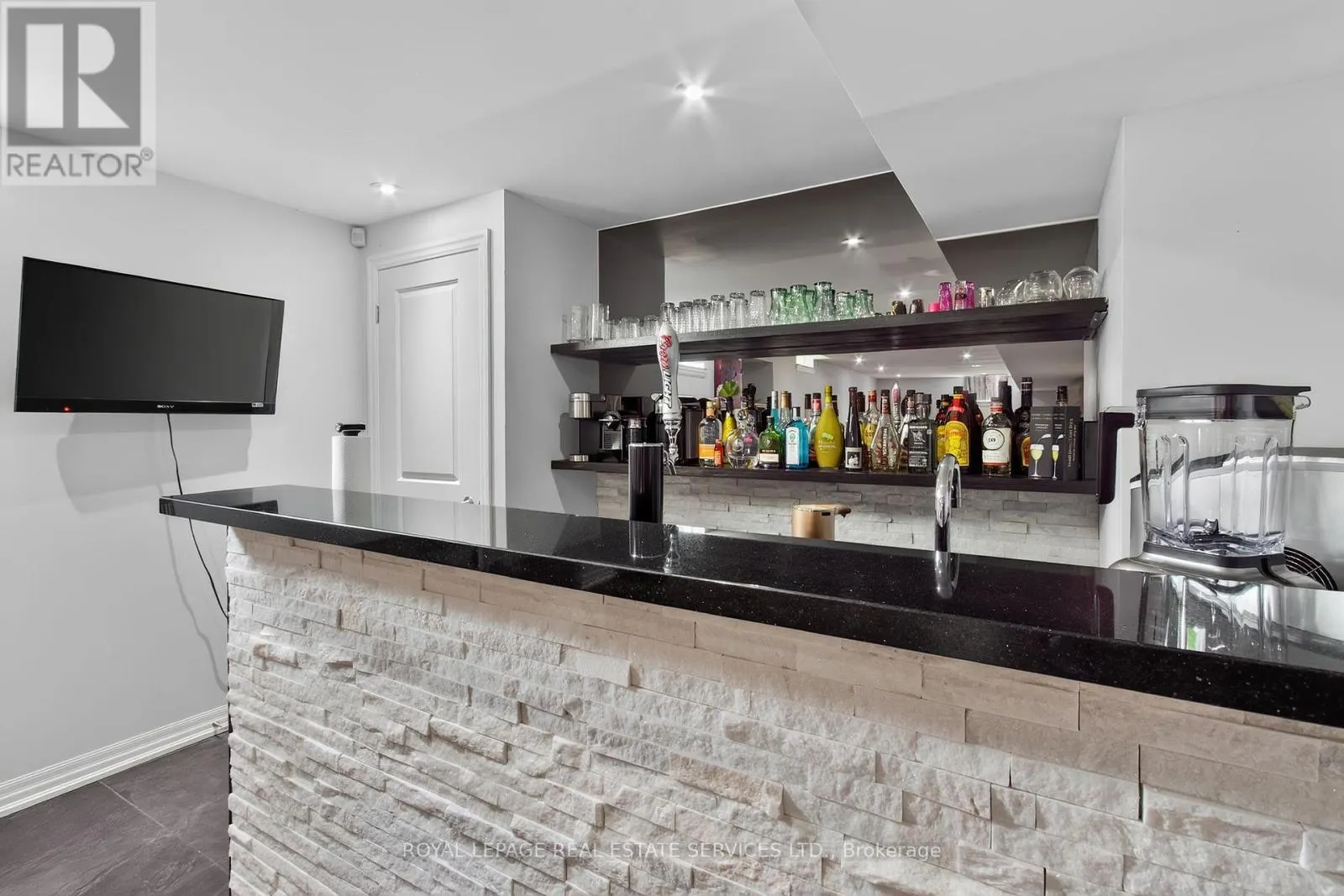 852 TRUDEAU DRIVE