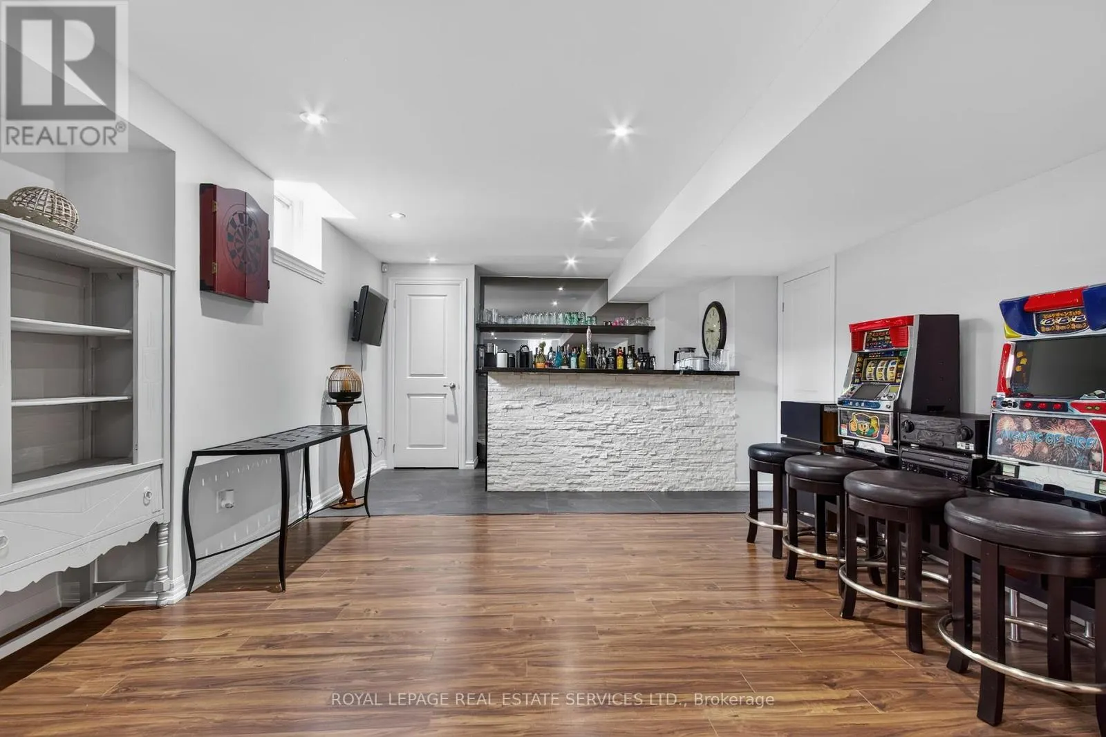 852 TRUDEAU DRIVE