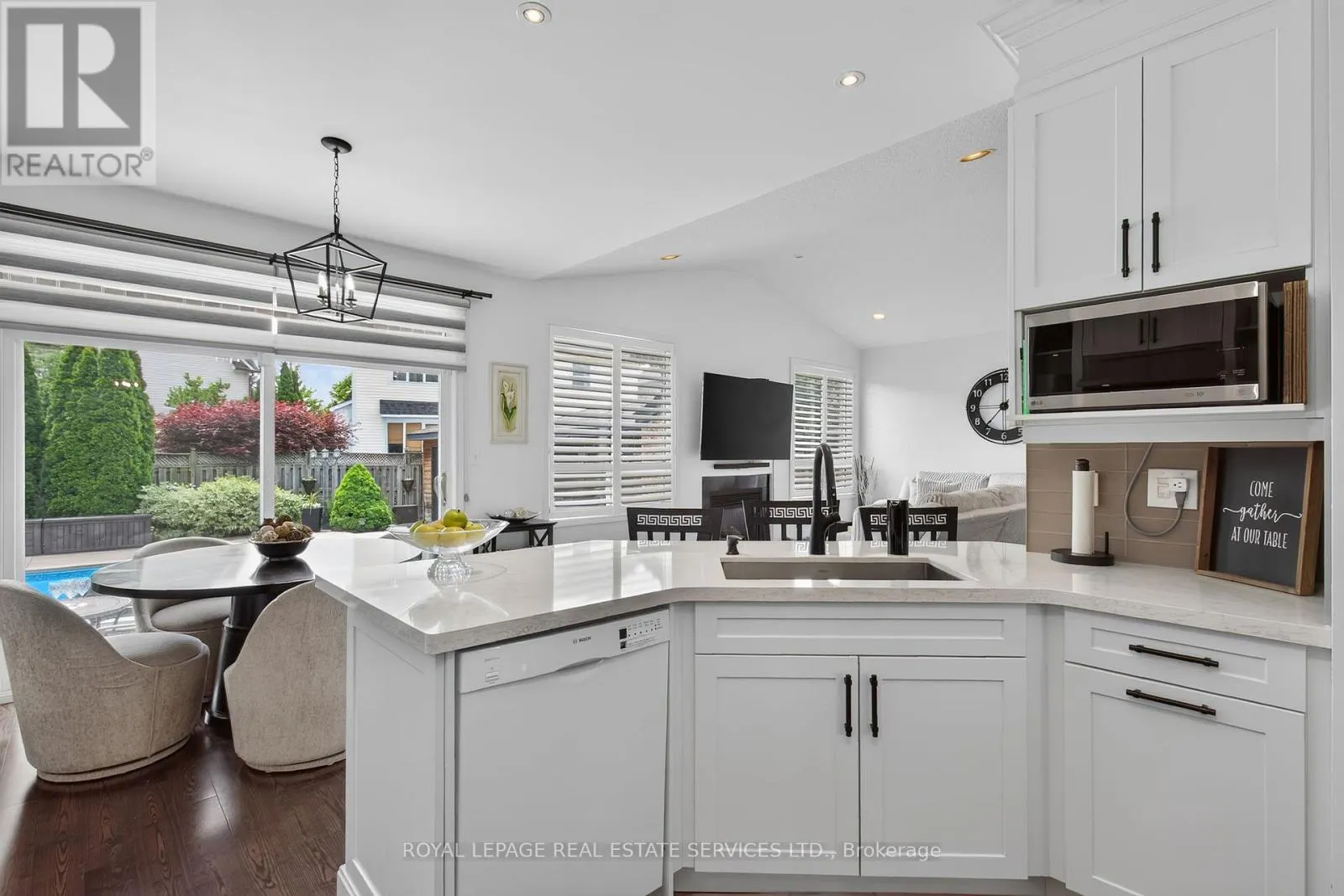 852 TRUDEAU DRIVE