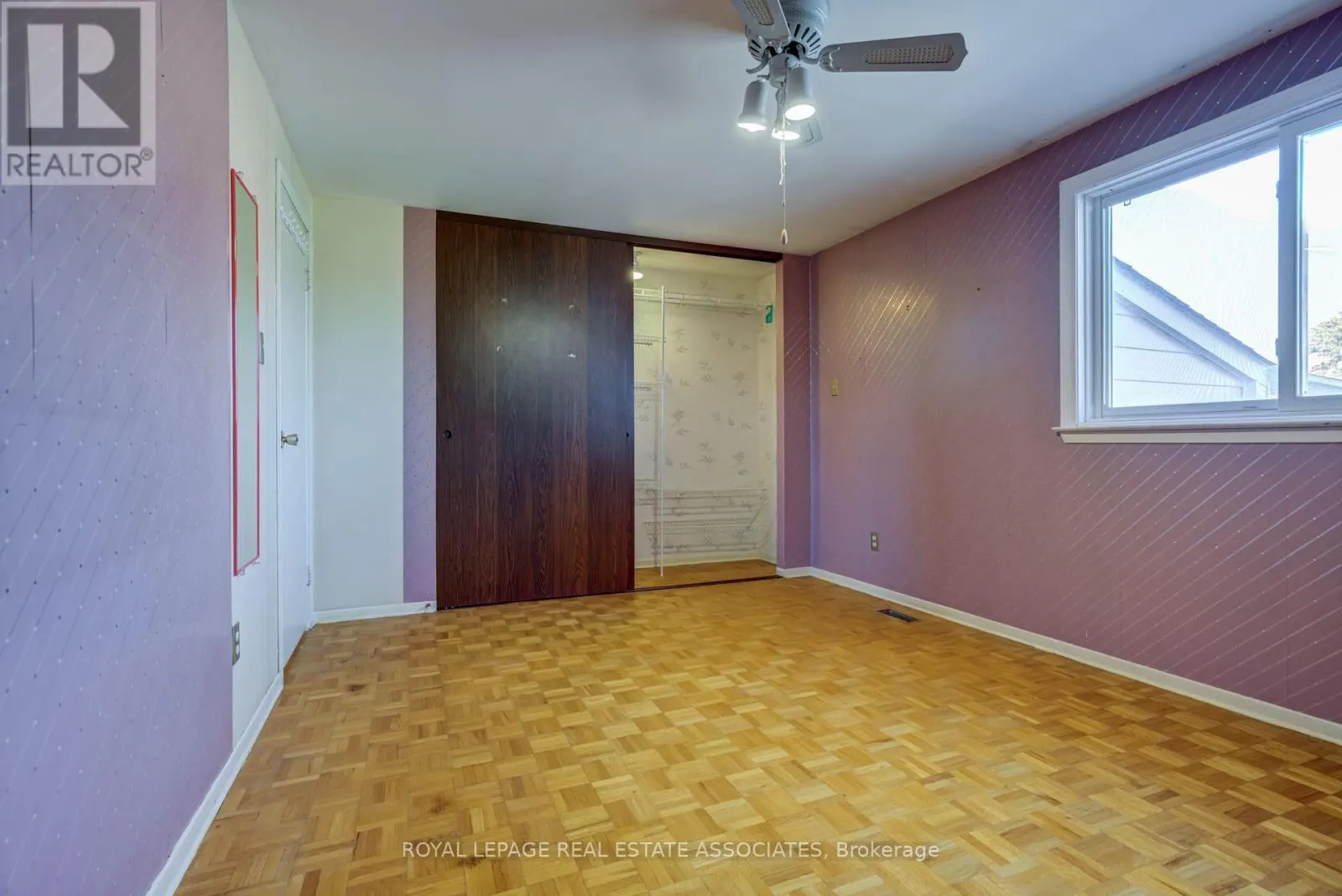 215 MISSISSAUGA VALLEY BOULEVARD