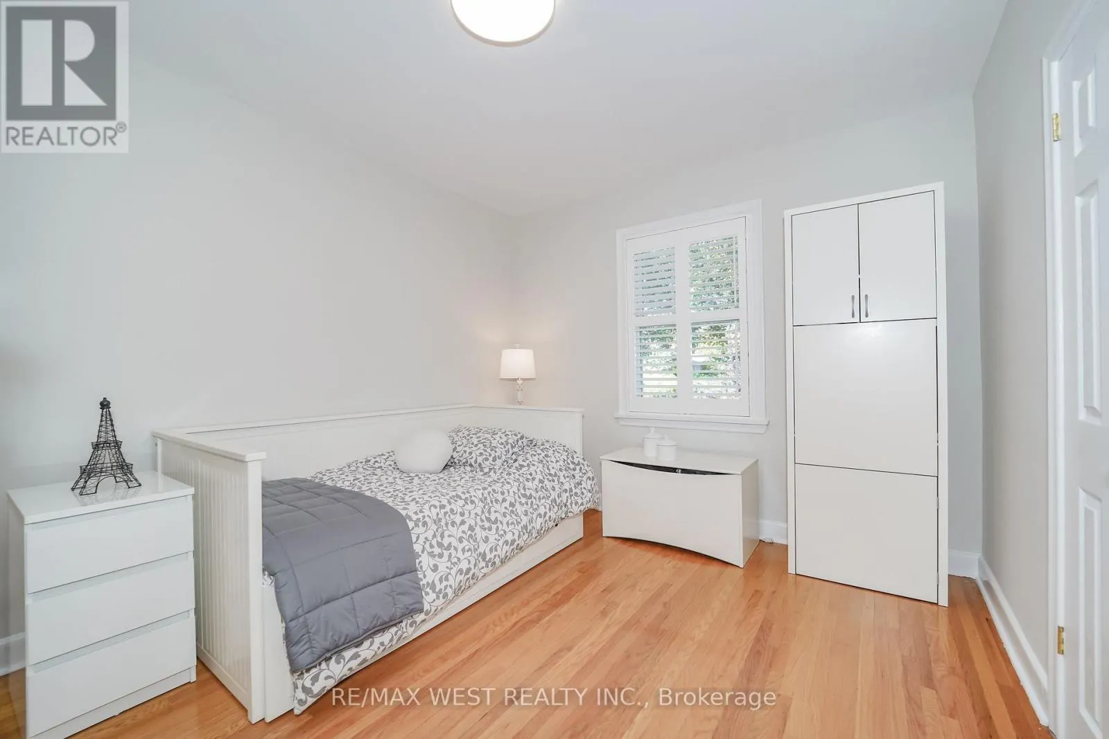 18 NASHLAND AVENUE