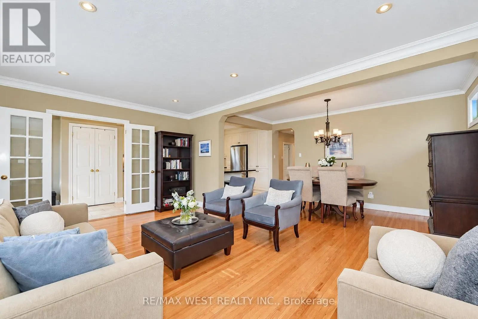 18 NASHLAND AVENUE