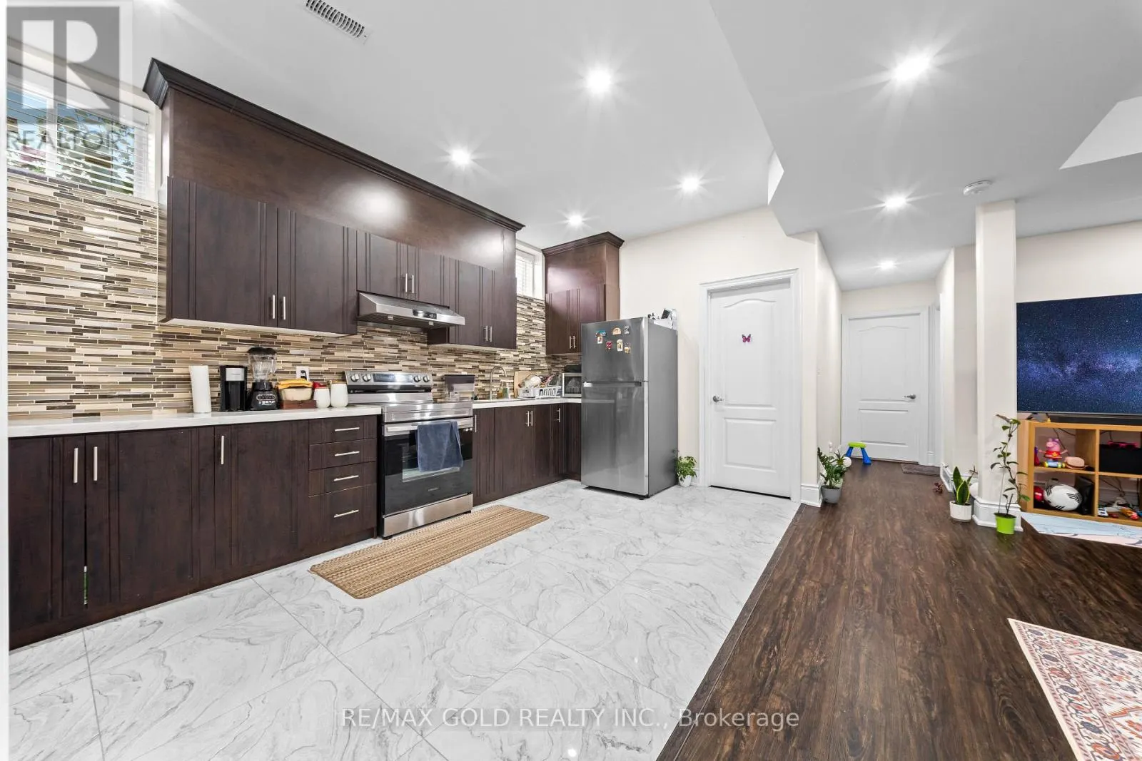 54 GORDON  RANDLE DRIVE