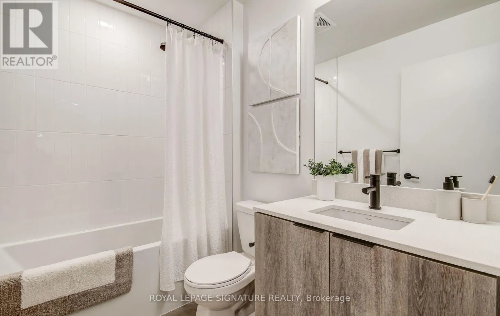 1206 - 2495 EGLINTON AVENUE W