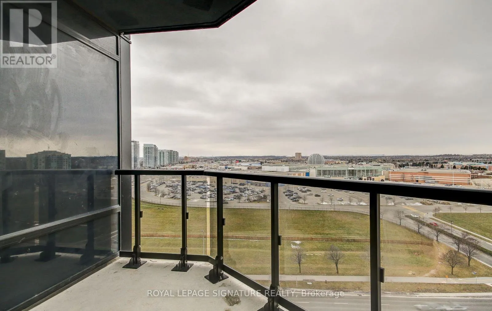 1206 - 2495 EGLINTON AVENUE W