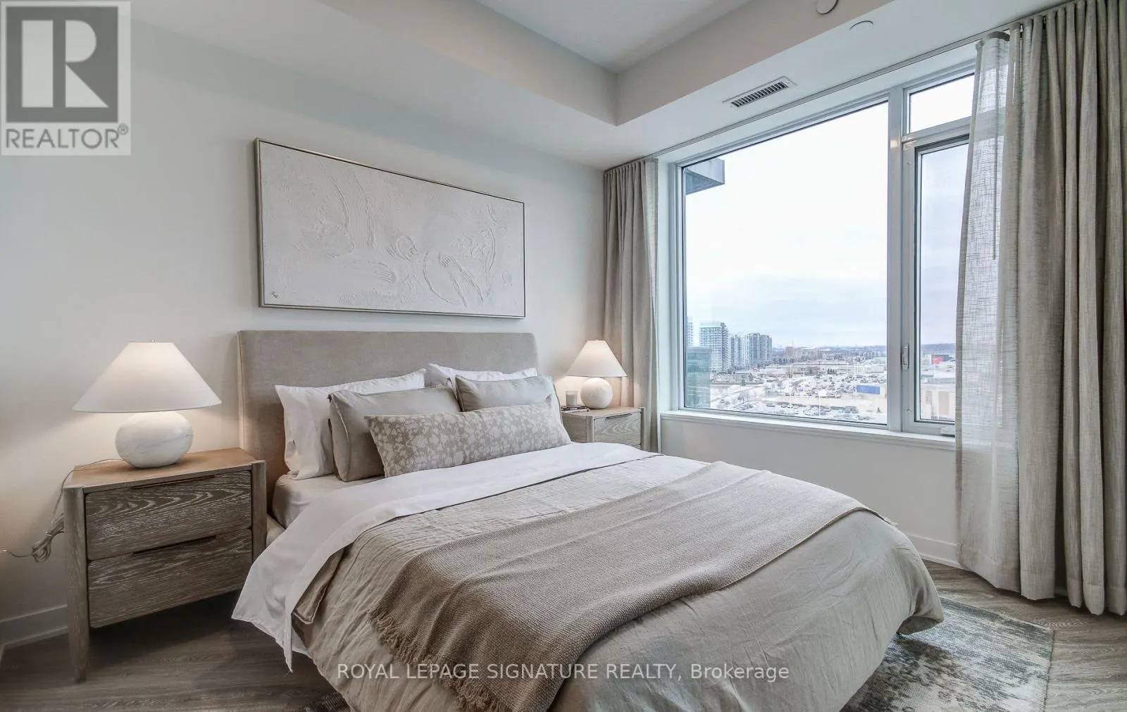 1206 - 2495 EGLINTON AVENUE W