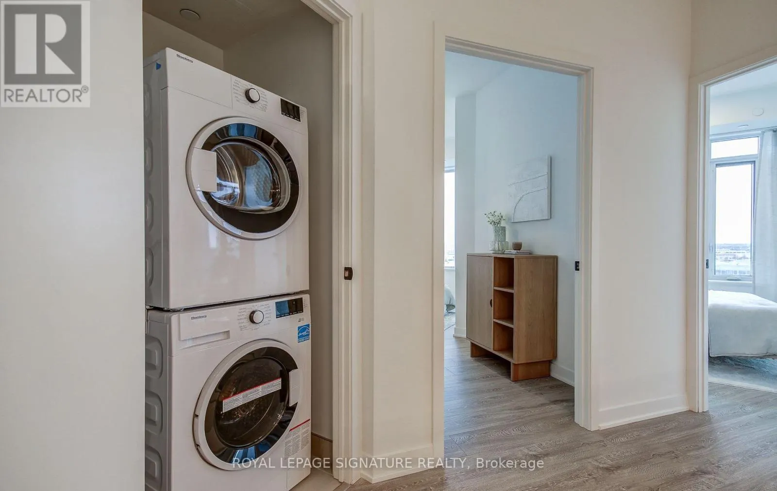 1206 - 2495 EGLINTON AVENUE W