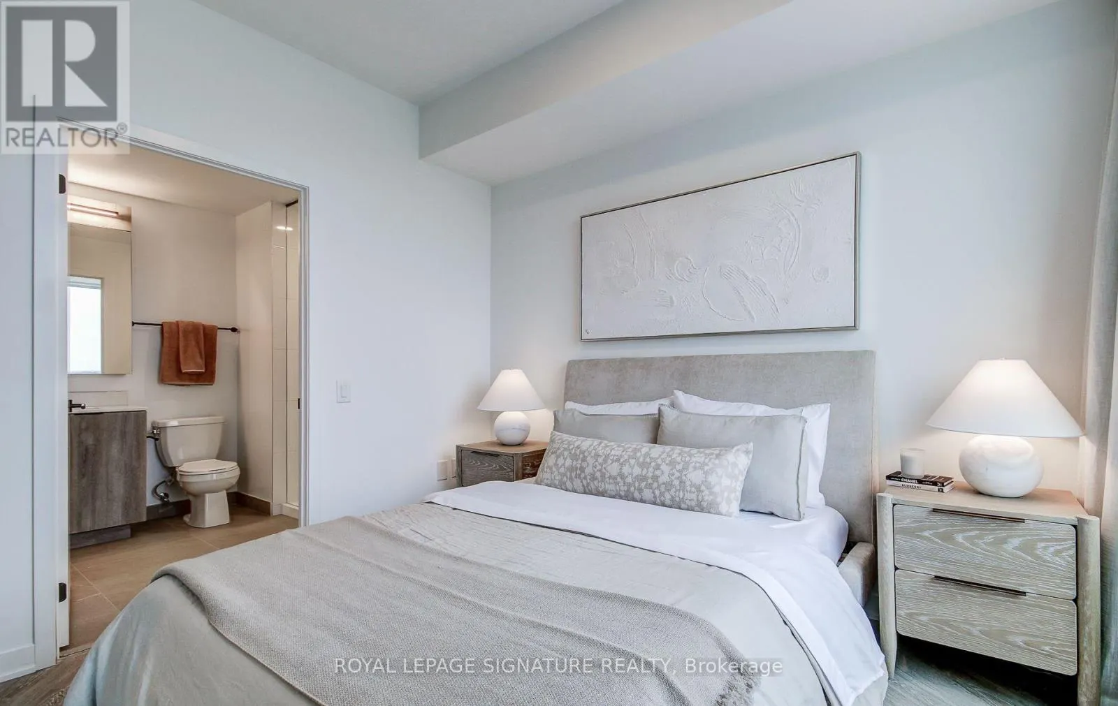 1206 - 2495 EGLINTON AVENUE W