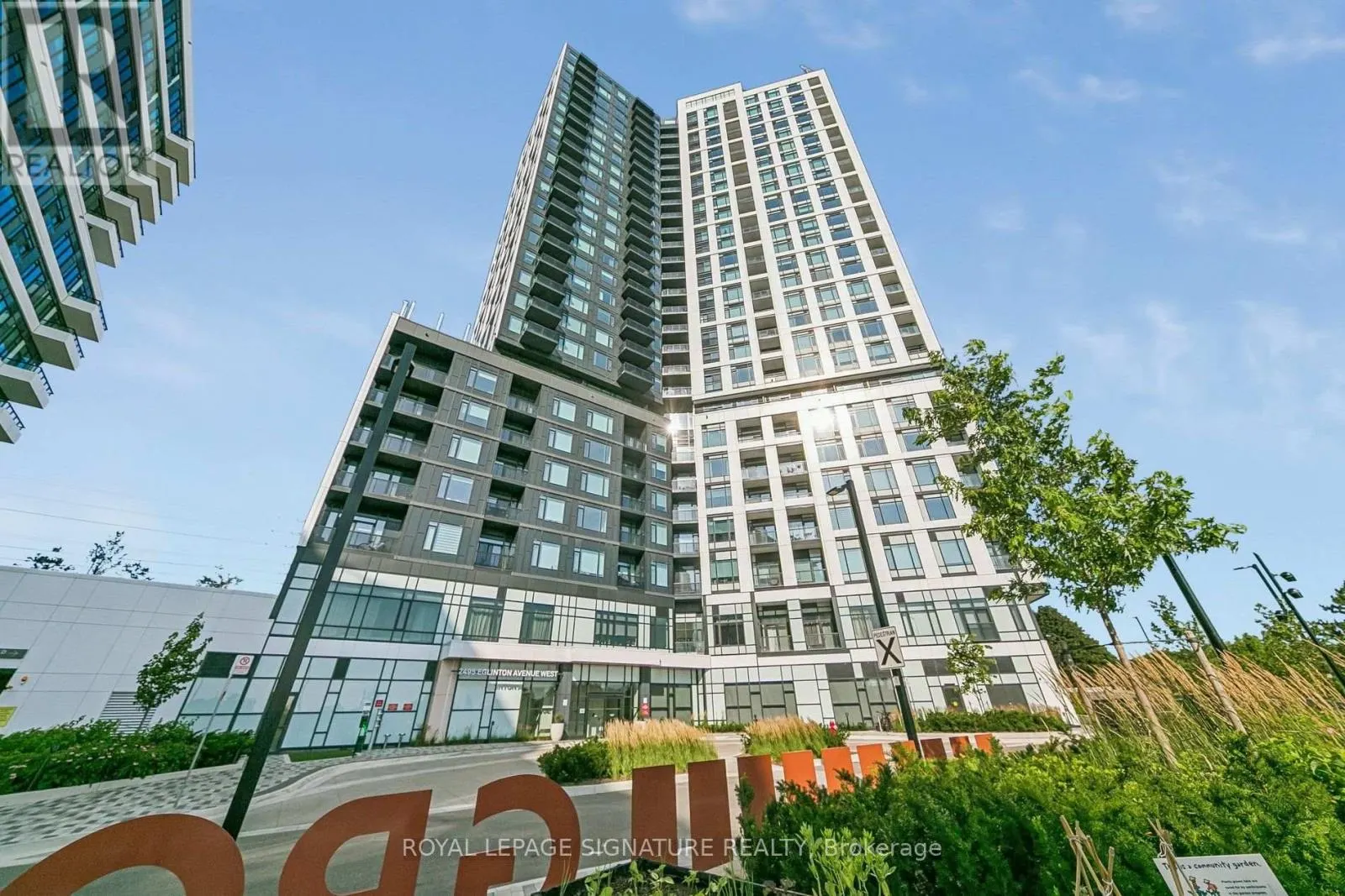 1206 - 2495 EGLINTON AVENUE W