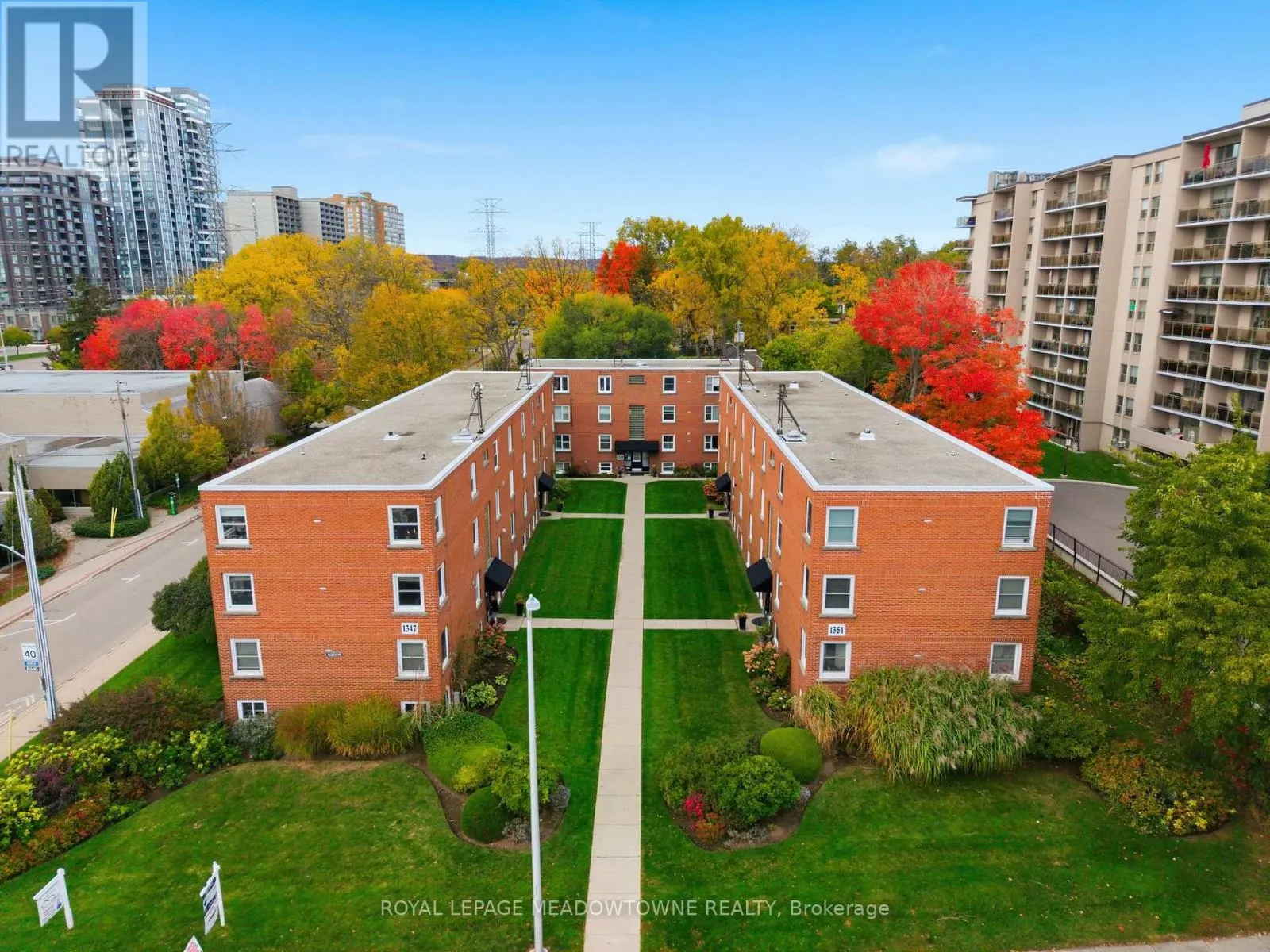 15 - 1351 LAKESHORE ROAD