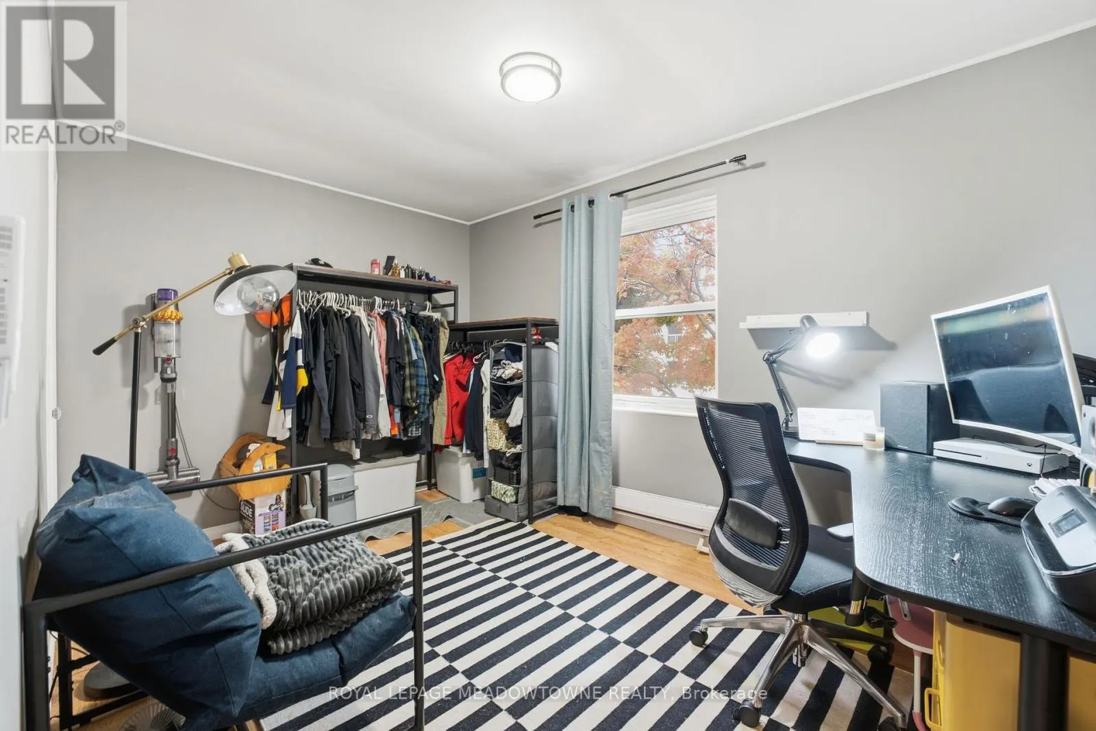 15 - 1351 LAKESHORE ROAD