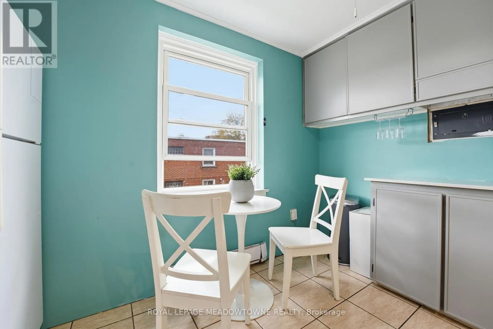 15 - 1351 LAKESHORE ROAD