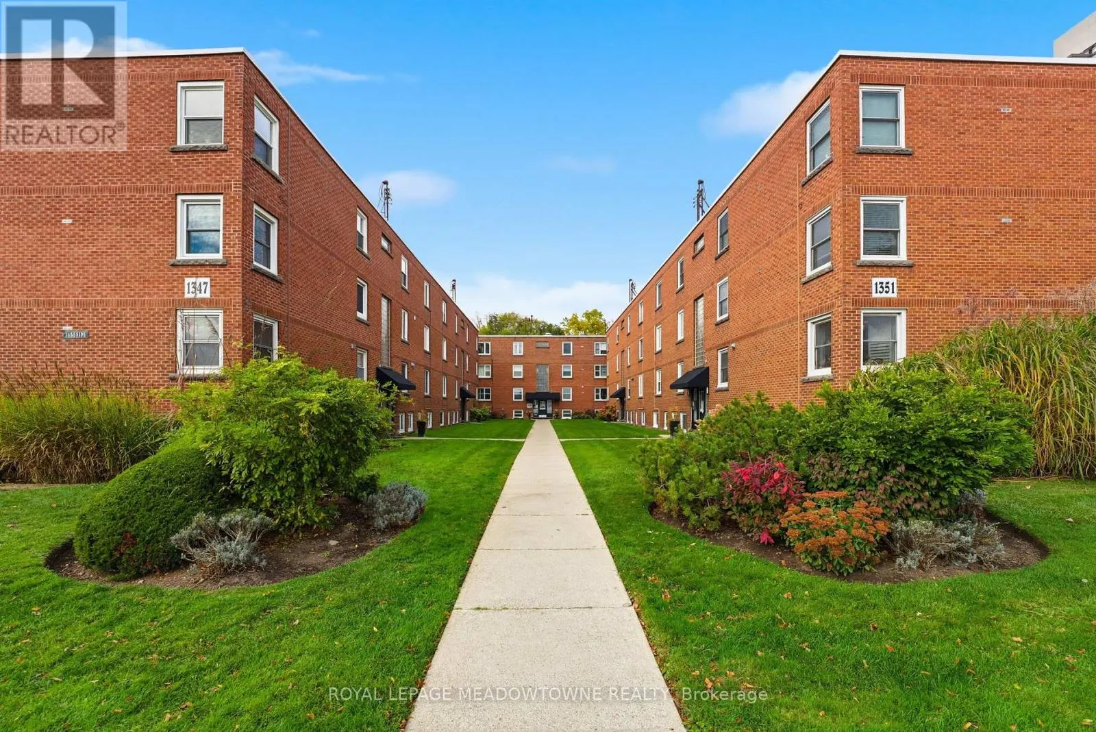 15 - 1351 LAKESHORE ROAD